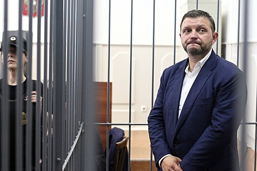 Никиту Белых снова этапировали в Киров для допроса