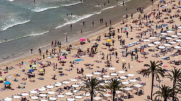 На популярном испанском курорте планируют запретить курить
