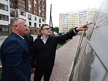 Алексей Текслер поздравил «Маяк», оценил озерский «Шоколад» и передал помощь бойцам