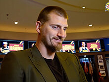 «Я открытый стоял». Никола Йокич притворился, что забыл и не впечатлился эффектным данком Аарона Гордона