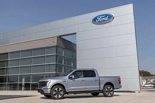 Ford сократил производство F-150 Lightning из-за падения спроса на электромобили