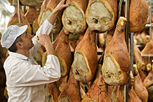 WSJ рассказал о трудностях профессии "нюхачей мяса"