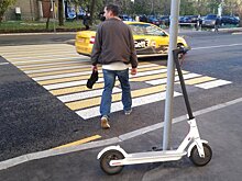 Владельцам электросамокатов могут разрешить ездить по тротуарам