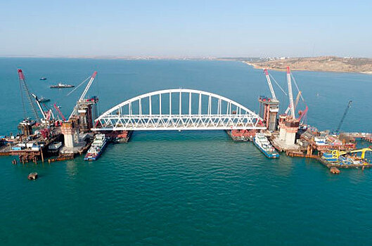 Россияне выбирают название для Крымского моста