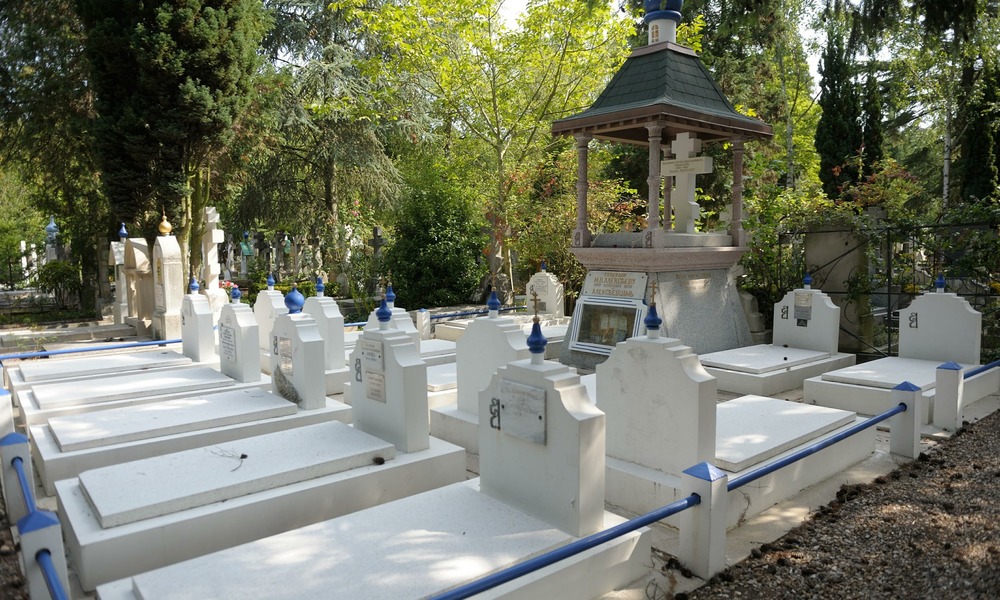 «Нездоровая ситуация»: Посольство о решении Франции по русскому кладбищу