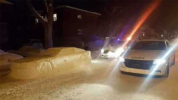 Полицейские выписали штраф слепленной из снега машине