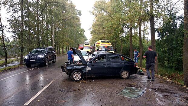 Массовое ДТП произошло на одной из магистральных улиц Вологды, пострадали двое