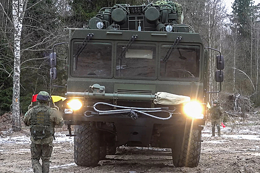 Минобороны впервые показало подвижный грунтовый ракетный комплекс "Орешник"