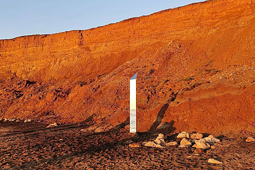 В Великобритании обнаружен новый таинственный монолит