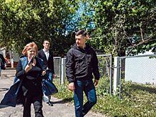 Артамонов провел пеший обход микрорайона Венюково