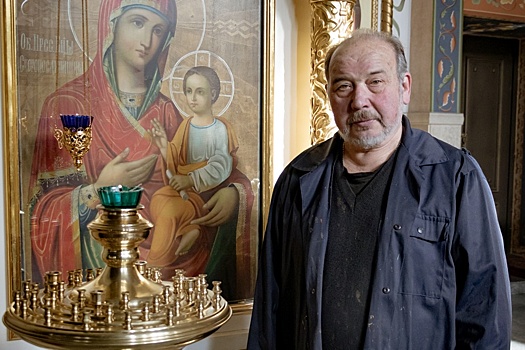 Православная артель расписывает главный собор столицы Кыргызстана