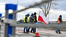 В Польше пограничники заблокировали провоз 20 авто для ВСУ