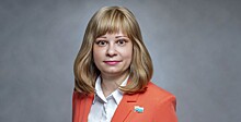 Депутата новгородской думы обсыпали мукой на крыльце мэрии