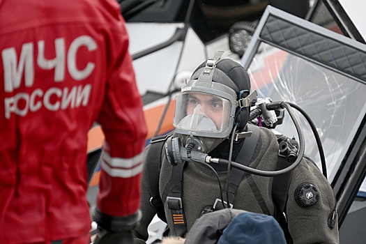 Водитель утонувшего в Москве-реке автомобиля погиб