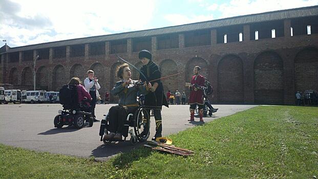 Доступность среды для людей с ограниченными возможностями проверили в Коломне