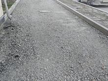 Разрытому тротуару в центре Екатеринбурга нашли объяснение: «Это зимний вариант»