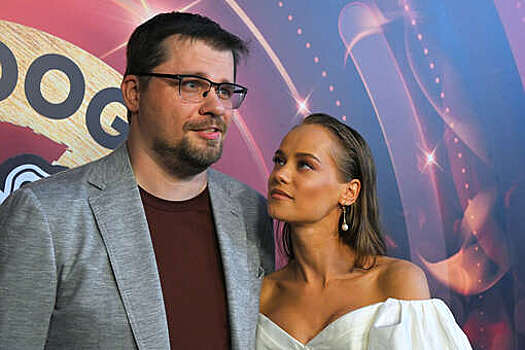 Комик Харламов вышел на публику с актрисой Ковальчук после слухов о разрыве