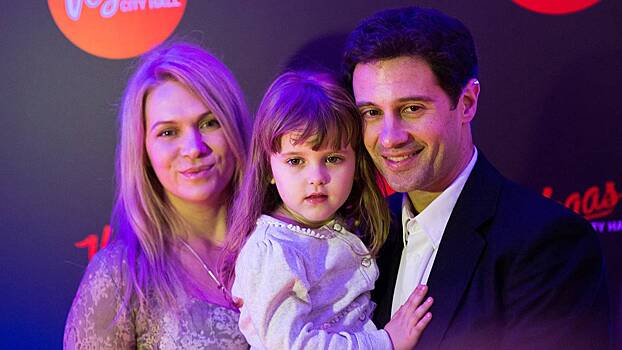 «Ради любви готов прощать»: артист Антон Макарский — откровенно о семейной жизни