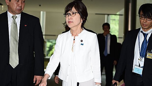 Министр обороны Японии подала в отставку