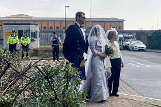 Основатель WikiLeaks Джулиан Ассанж женился в лондонской тюрьме - Рамблер/новост