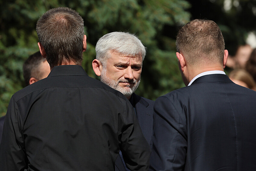 Генеральный директор Государственной транспортной лизинговой компаниии (ГТЛК) Евгений Дитрих на церемонии прощания с бывшим министром транспорта Романом Старовойтом в ЦКБ, Москва, 10 июля 2025 года