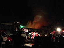 На юге Москвы горит складское помещение