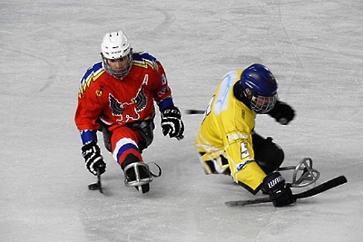 Подмосковная команда по следж‑хоккею стала первой на международном турнире