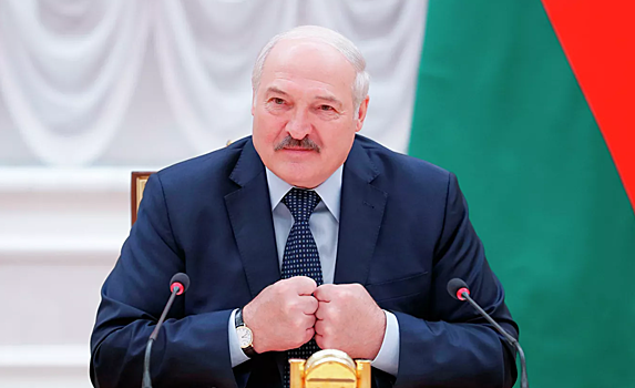 «Вытащили из джунглей»: мигранты поблагодарили Лукашенко за помощь
