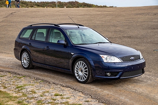 На продажу выставили редкий и мощный Ford Mondeo ST220