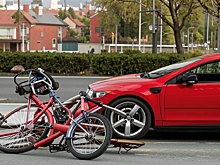 ДТП в Новосибирске: женщина на автомобиле Mazda сбила школьницу на велосипеде