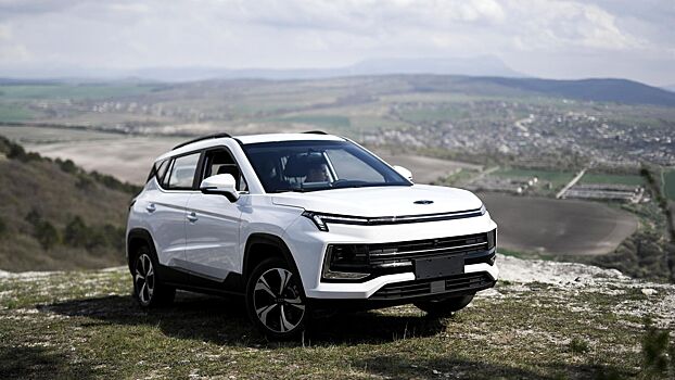 На форуме "Российский промышленник" представили новую модель "Москвич-8"