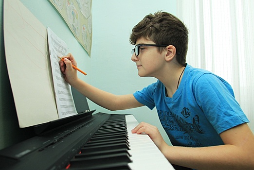 Юные музыканты из Троицка приняли участие в онлайн-конкурсе