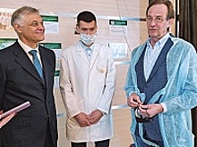 Анатолий Смирнов: Люди доверяют медицинскому центру «АКСИС»
