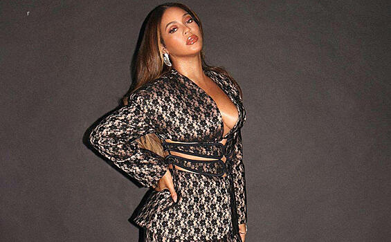 Запомнить и не повторять: 5 модных преступлений звезд с пышными формами