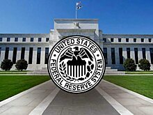 Мировые фондовые рынки в понедельник снижаются от давления акций банков