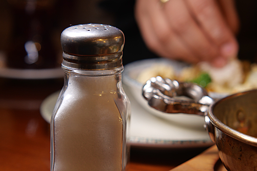 Приметы на Велесову ночь: солью не делись, а луком угости жениха