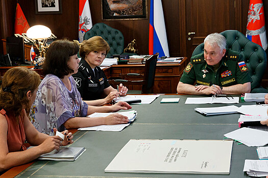 Заместитель Министра обороны России генерал-полковник Андрей Картаполов провел прием граждан по личным вопросам
