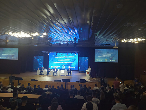 Министр цифрового развития РФ Максут Шадаев обсудил перспективы ПГУТИ с сотрудниками и студентами