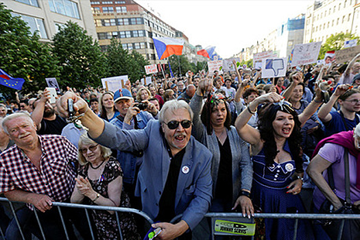 В Чехии прошла акция протеста против Земана