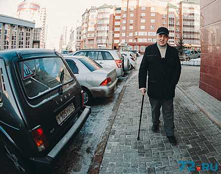 Ползком за пенсией: тюменский инвалид отсудил у банка 20 тысяч рублей из-за сломанной кнопки вызова
