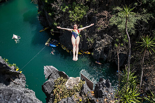 Соревнования по прыжкам в воду. Red Bull Cliff Diving. Прямая трансляция