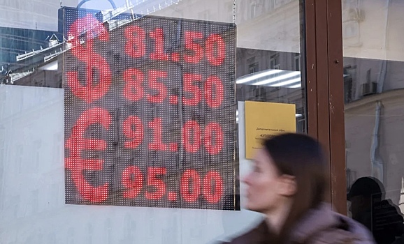 Рекорды рубля: российская валюта укрепилась к доллару почти на 30%