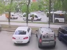 Грузовая "Газель" столкнулась в двумя автобусами в Уфе