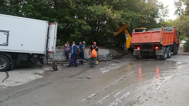 Сотни саратовцев до вечера остались без воды