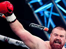 Боец MMA Дацик показал, как стреляет из разных видов оружия