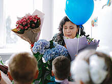 Депутат Берулава выступил против введения лимита стоимости подарка для учителя