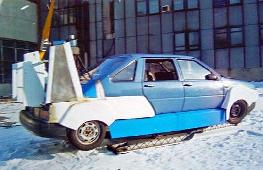 ИЖ-2126, превращающийся в аэросани