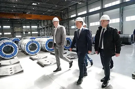 Дмитрий Азаров проверил готовность к запуску логистического центра ММК в Самарской области