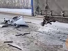 Водитель легковушки погиб в тройном ДТП с участием фуры в Башкирии