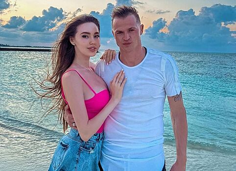 «Я чуть-чуть понервничал»: Дмитрий Тарасов прокомментировал положительный тест на беременность своей жены